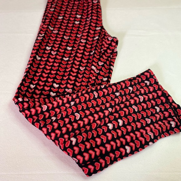 Secret Treasures Other - Secret Treasures Red & Black Hearts Pajamas
